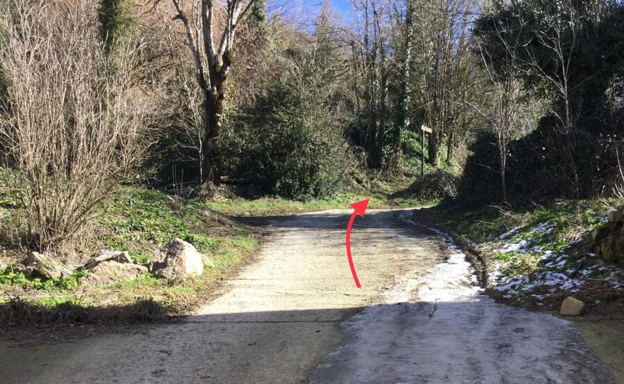 Punto de referencia en Abaurrea Alta, nuevo sendero hacia el mirador Punto de referencia en Abaurrea Alta, nuevo sendero hacia el mirador